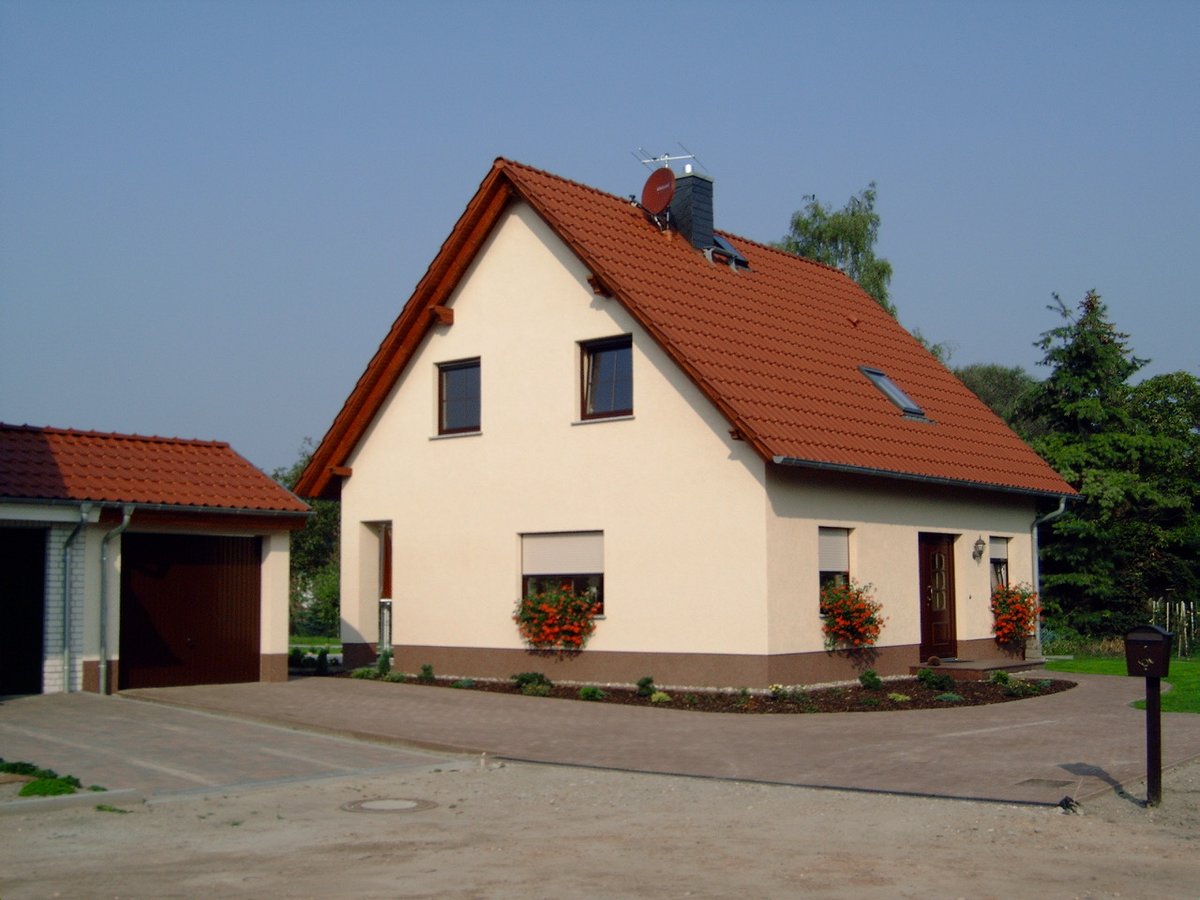 Einfamilienhaus mit Garage